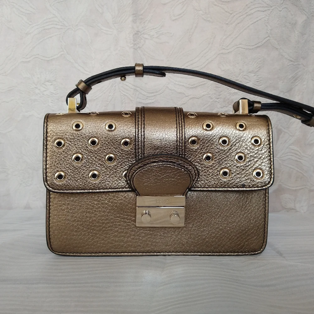 Valentino - Picture 1 of 10